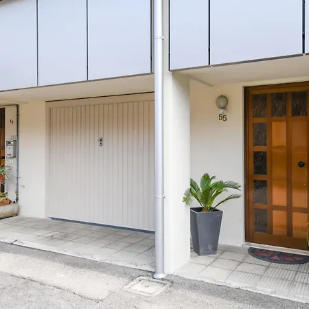 Ferienhaus Civic 55 *